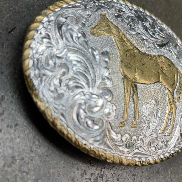 Crumrine Western Oval Paint Horse Silver & Gold Belt Buckle C01574 - Picture 4 of 8
